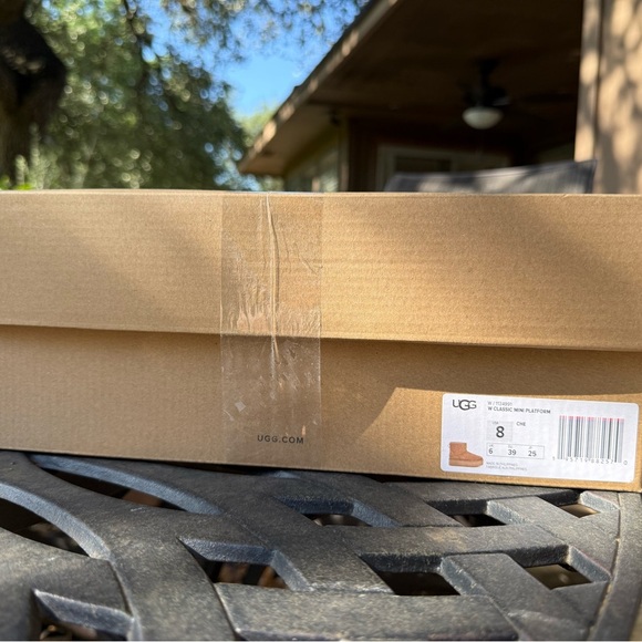 UGG W Classic Mini Platform Size 8 - Picture 14 of 14